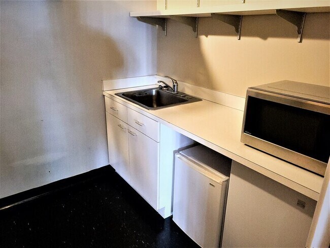 Building Photo - 81 Vine St