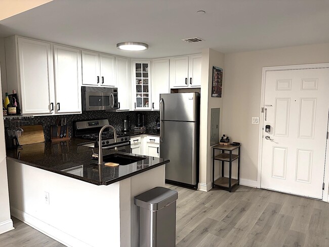 Building Photo - 4315 Park Ave