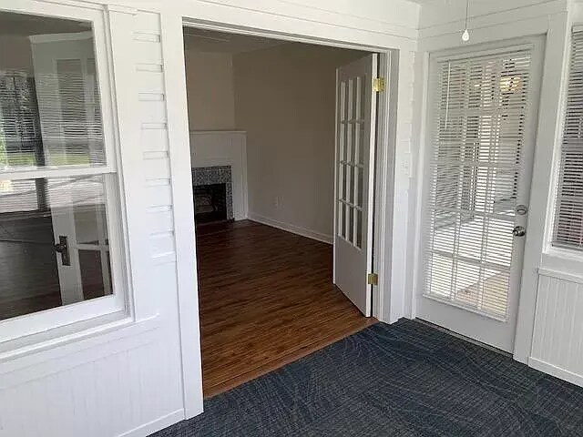 Primary Photo - 1601 Poinsettia Ave