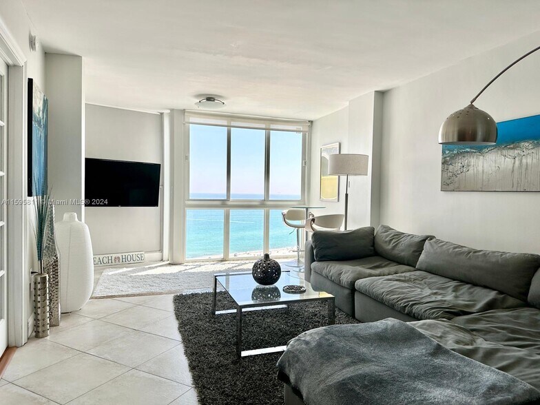 Building Photo - 5401 Collins Ave