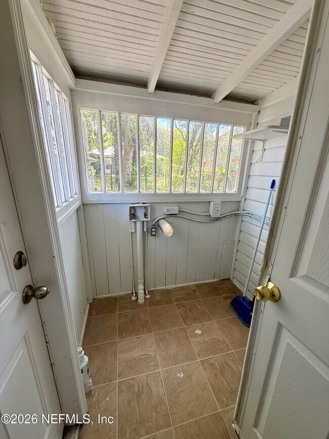 Building Photo - 28 W 35th St