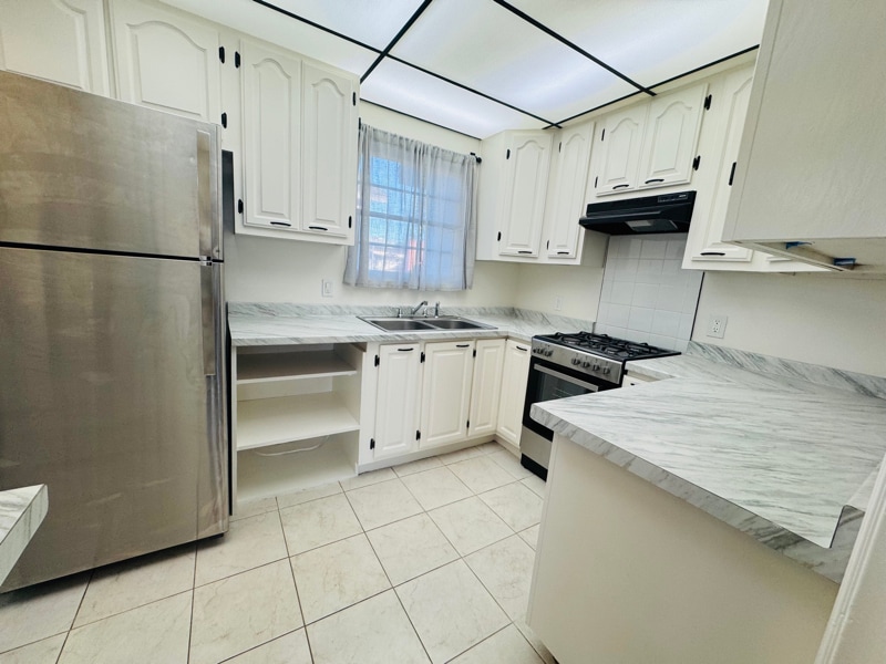 Building Photo - 10609 Mountain View Ave