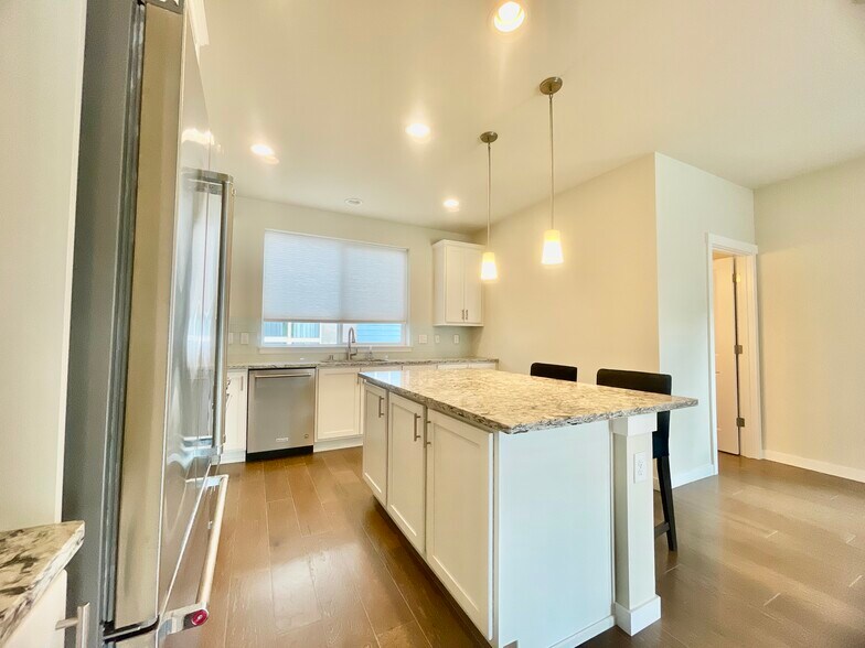 kitchen - 14647 36th Ct NE
