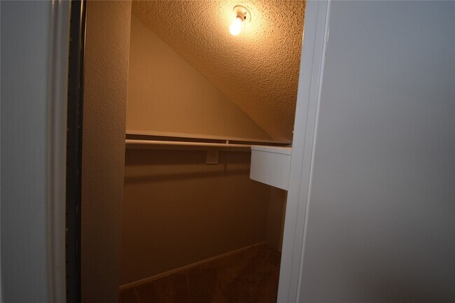 Building Photo - 12900 Walden Rd