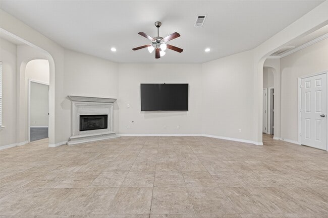 Building Photo - 613 West Fork