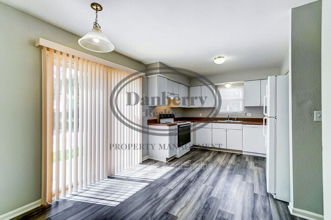 Building Photo - 3571 Turret Green Dr