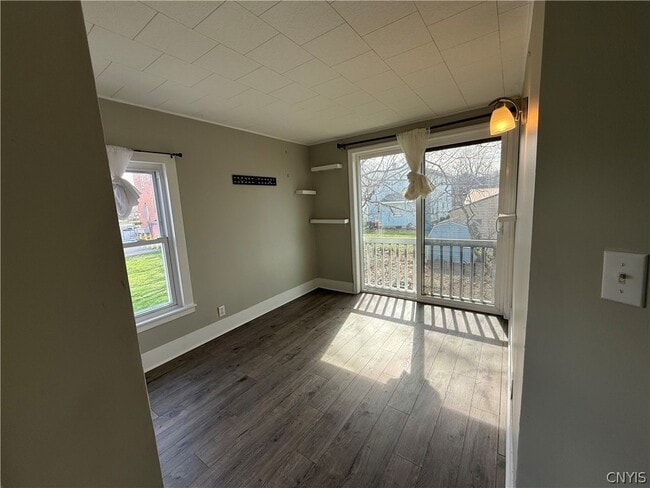 Building Photo - 250 W 2nd St