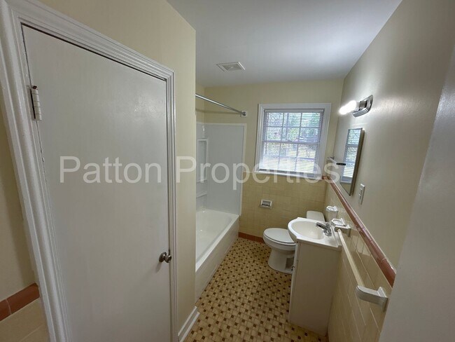 Building Photo - Corner of Plowden & South Kilbourne