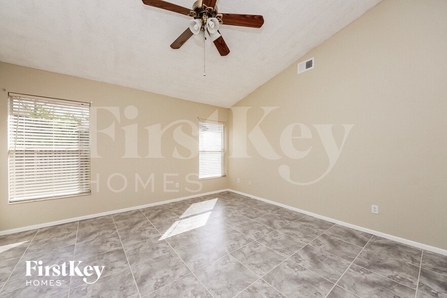 Building Photo - 10272 Willowemac Ct