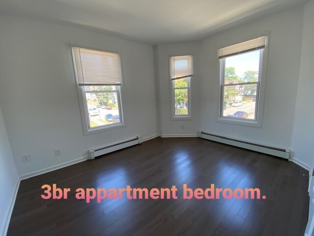 Badroom - 196 Putnam St