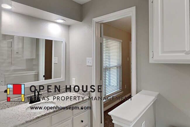 Building Photo - 2910 Old Mill Run, Grapevine
