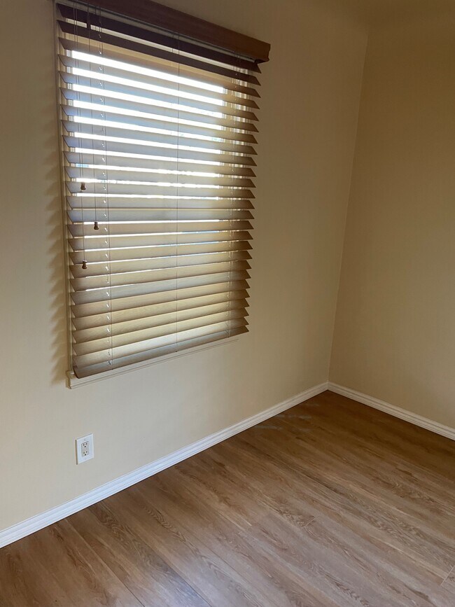 Building Photo - 9064 Mission Dr