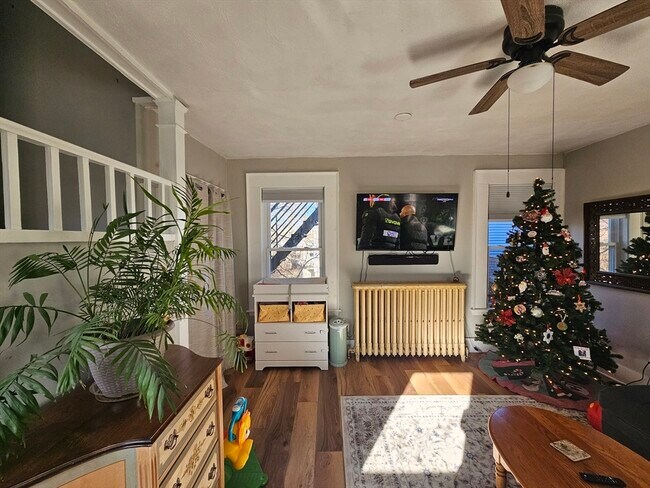 Building Photo - 32 Main St