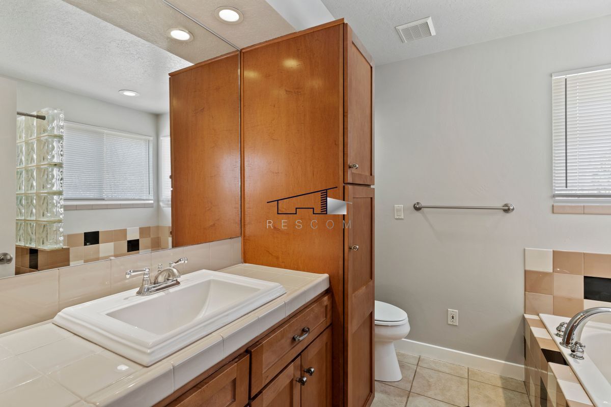 Building Photo - 2368 N 650 E