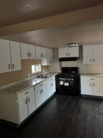 Building Photo - 8265 Arrowhead Lake Rd