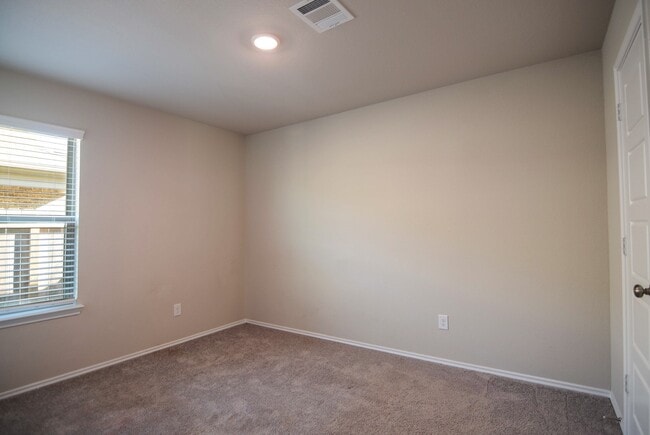 Building Photo - 21434 Holly Heights Rd