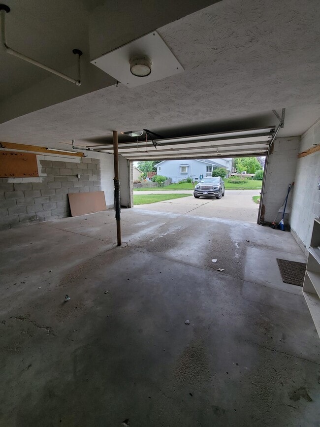 Building Photo - 7955 Vernon Ave