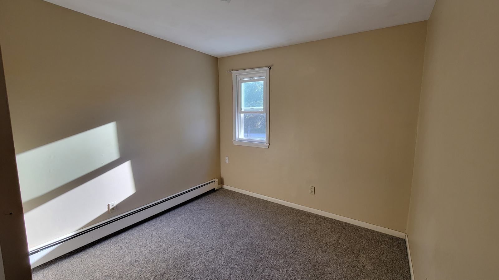 Bedroom 2 - 1646 Boies Rd