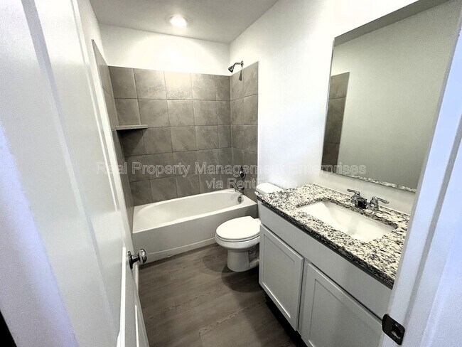 Building Photo - 3231 NW 147th Ter