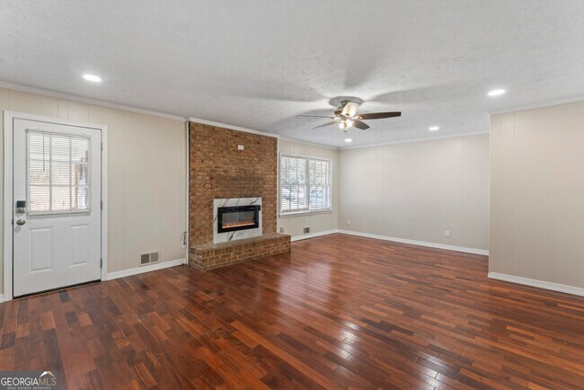 Building Photo - 5170 Lost Dutchman Dr