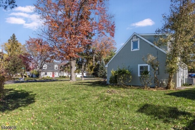 Building Photo - 1 Pine Ct