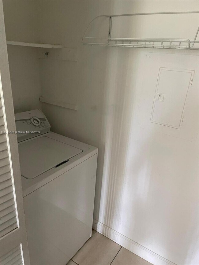 Building Photo - 3936 NW 87th Ave