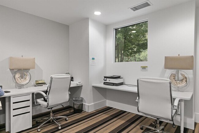 Building Photo - 1900 Barton Springs Rd