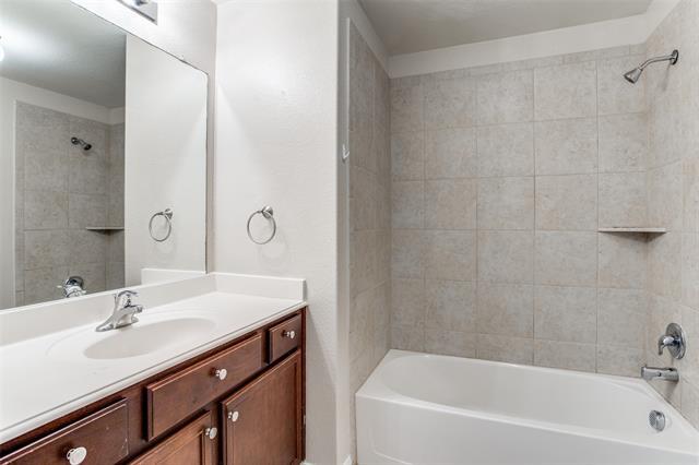 Building Photo - 1404 Shumard Dr