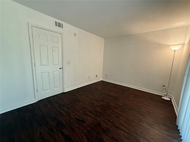 Building Photo - 510 SW 69th St