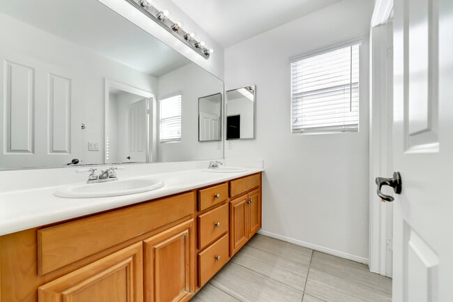 Building Photo - 17776 Sweetgum Ln
