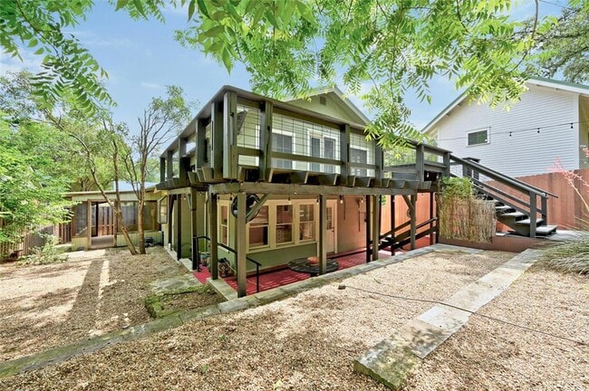Building Photo - 507 E Live Oak St