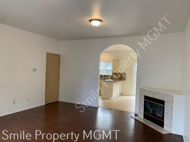 Building Photo - 13642 SE Foster Pl