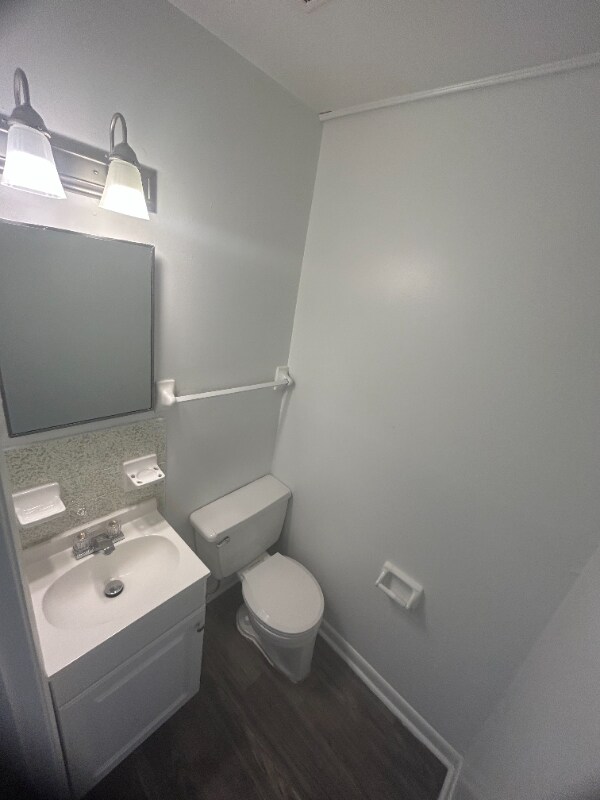 Building Photo - 300 Berkley Dr