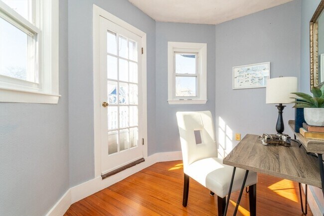 Building Photo - 23 Wenham St