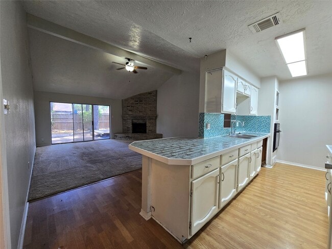 Building Photo - 25510 Thistlewaite Ln