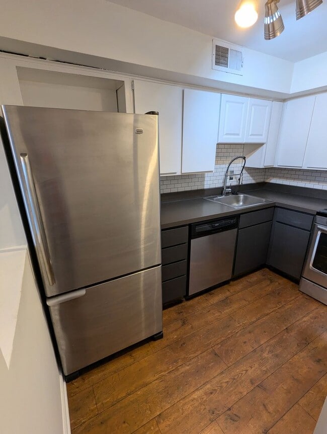 Building Photo - 2 Bedroom 1 Bathroom Loft Apartment (Shadyside)