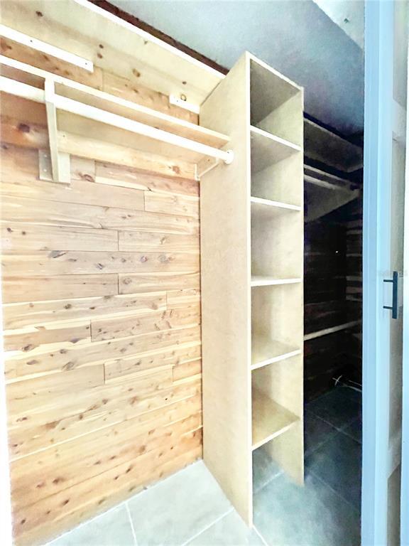 Building Photo - 9011 Ledgestone Ln