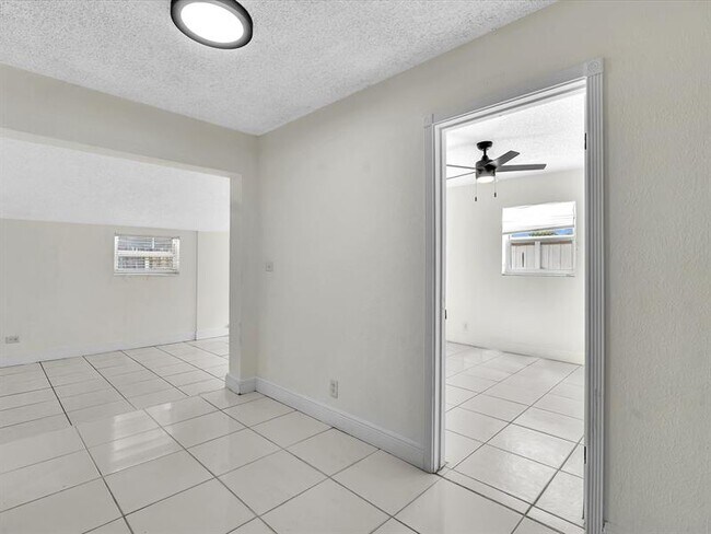 Building Photo - 6661 Meade St