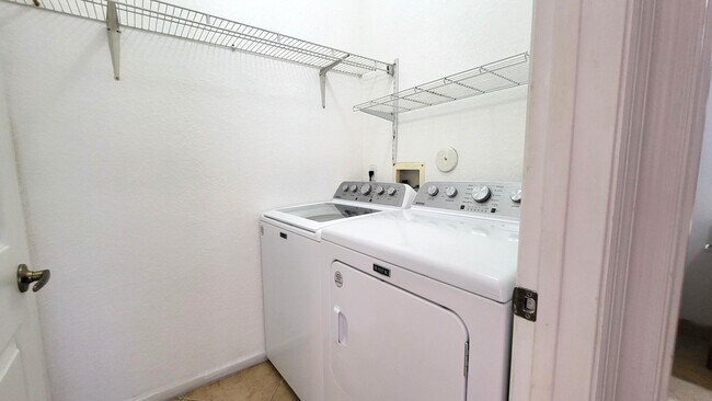 Building Photo - 4088 Lake Tahoe Cir