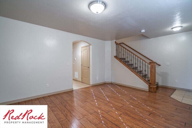 Building Photo - Beautiful 3 bedroom Cottage at Fossil Hill...