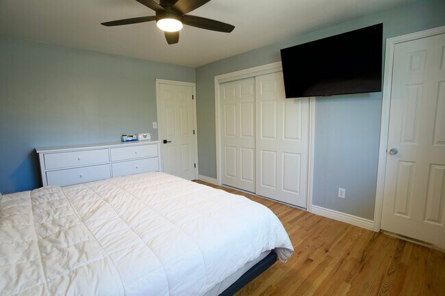 Building Photo - 303 Quebec St