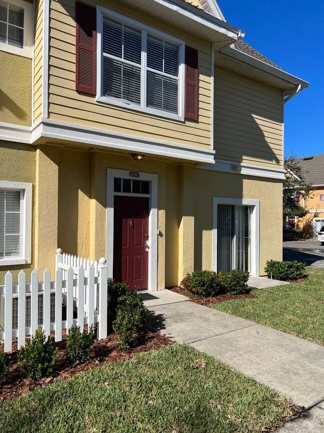 Building Photo - 4000 Santa Maria Dr