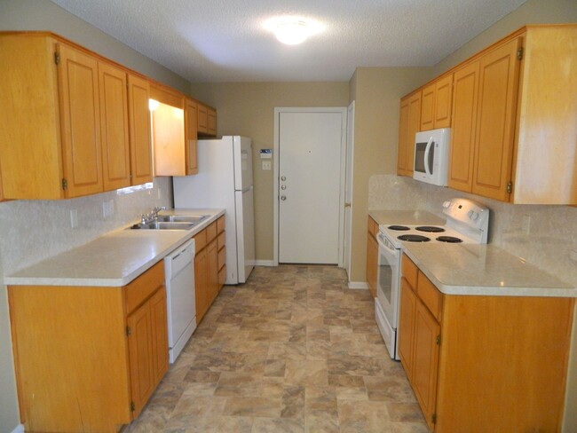 Building Photo - Available NOW!!!! This Cute 3 Bedroom 2 ba...