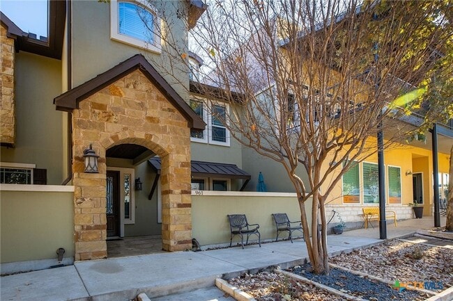 Building Photo - 961 N Academy Ave