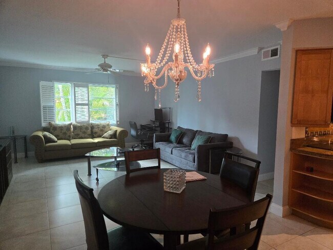 Building Photo - 669 W Oakland Park Blvd