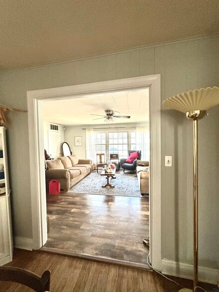 Building Photo - 510 Auburndale Ave