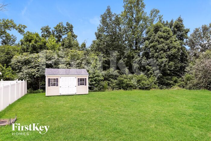 Building Photo - 1900 Buckminster Dr