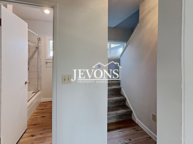 Building Photo - Jevons Property Management Presents 3 Bedrooms, 2.5 Bathrooms Two-Story Single-Family Home in New...