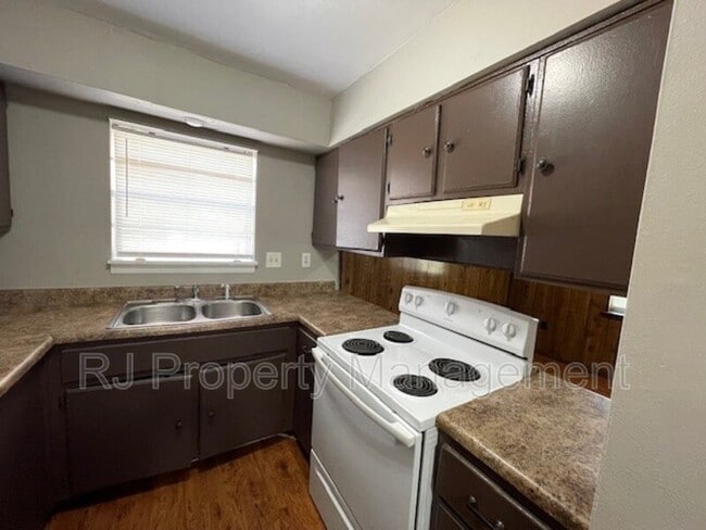 Building Photo - 5580 Apple Blossom Dr