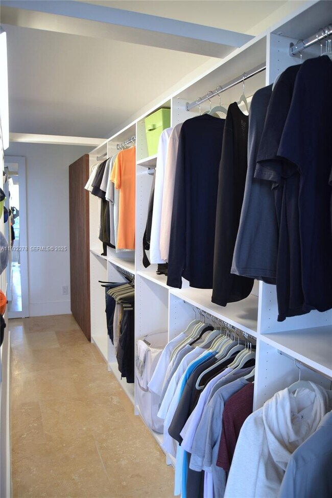 Building Photo - 11113 Biscayne Blvd